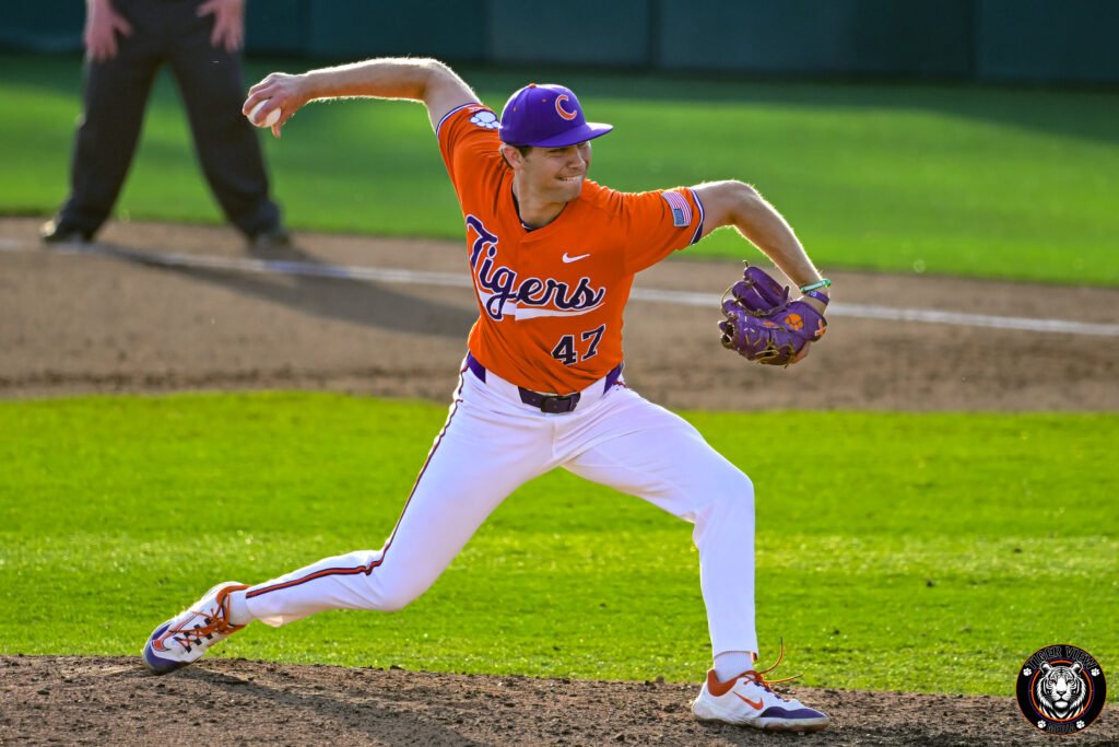 Clemson Baseball's Lucas Mahlstedt pitches.